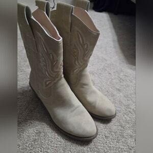 Women's Ivory Cowboy Boots Size 7